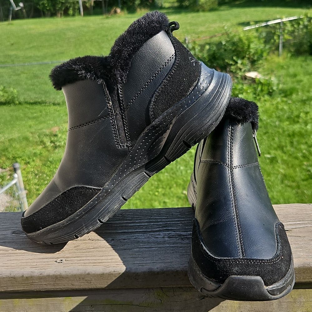 Skechers Black Leather Fur-Lined Ankle Boots Slip-On Comfort Shoes Size 8.5
